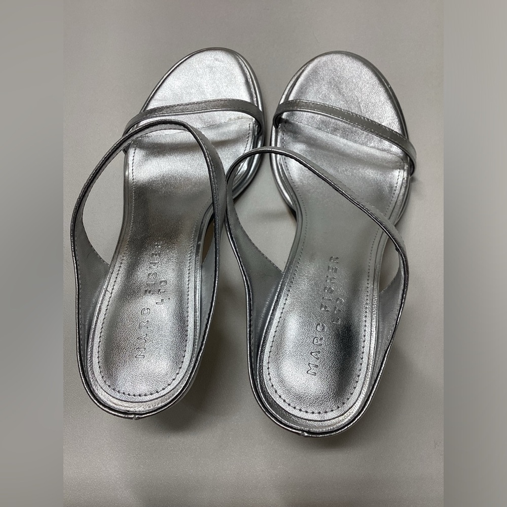 Marc Fisher Alonde ‎ Silver Leather Heeled Slide Sandal Size 8.5 - Picture 7 of 15